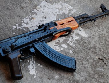 AK-47: Πως δουλεύει το πιο επιτυχημένο ατομικό όπλo της σύγχρονης πολεμικής ιστορίας (βίντεο)